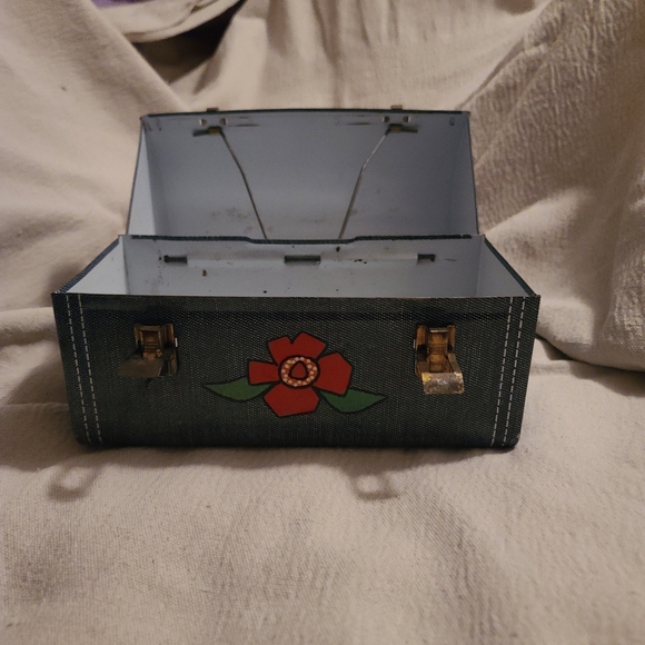 Vintage Denim Daisy Dog Metal Dome Lunchbox by Aladdin Ind Inc 1970s - Picture 4 of 7